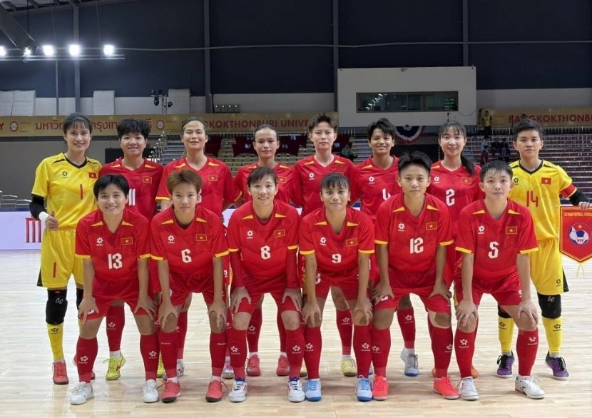 Vietnam women’s futsal team clinches historic SEA Games gold with 5-0 win over Indonesia
